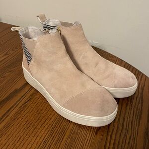 Toms suede tan sneaker bootie womens size 8.5